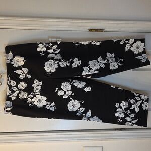 St. John's Bay Capris